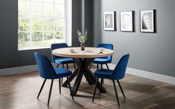 berwick round table burgess chairs roomset